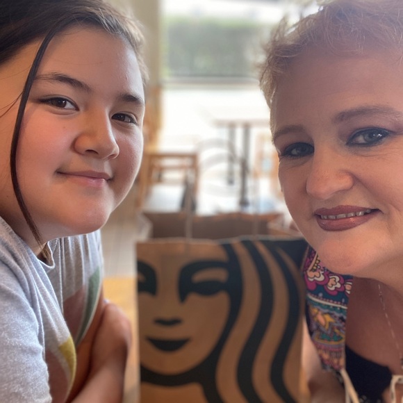 Meet your Posher, Esther - Picture 5 of 5